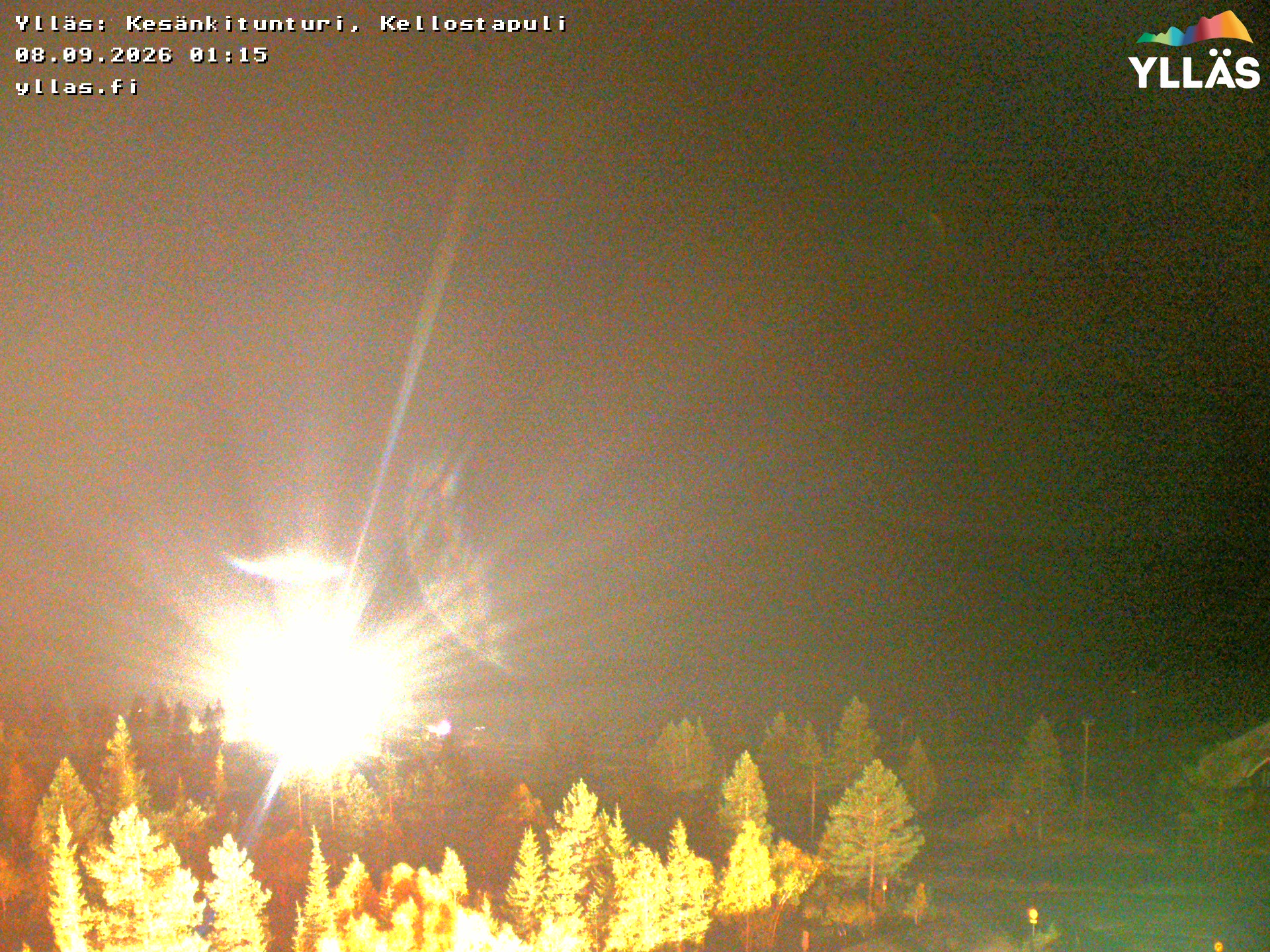 View from Yllästunturi to Kesänkitunturi and Kellostapuli. Image changes by the weather and b by season as it is updated every 15 minutes. Often northern lights, too.